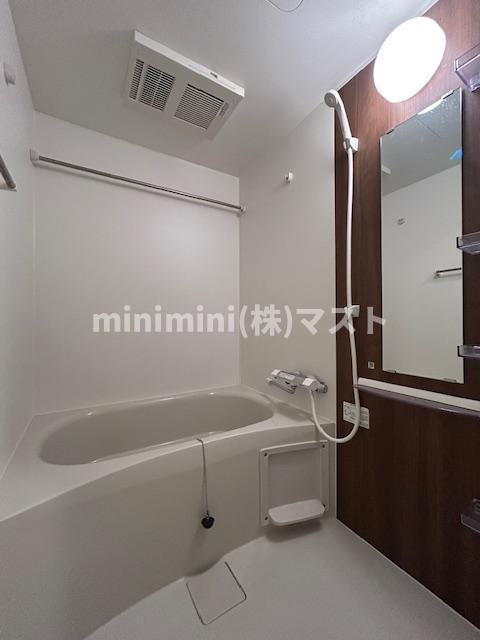 セレニテ堺筋本町リアンの浴室