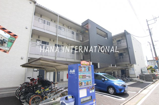 クレイノルナルミエール三郷の外観