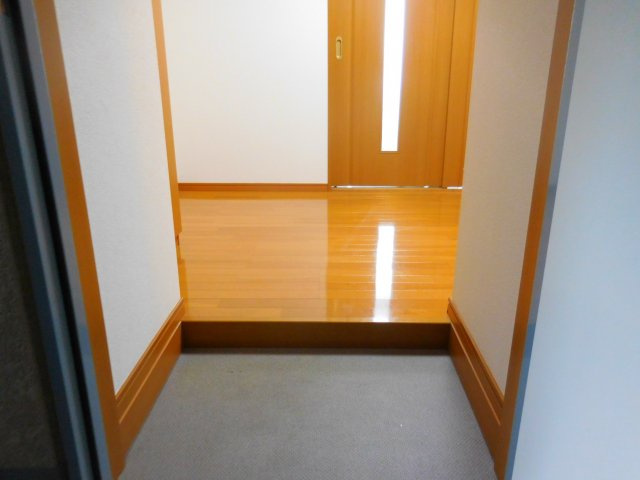 アンフィニィ松ヶ丘の玄関