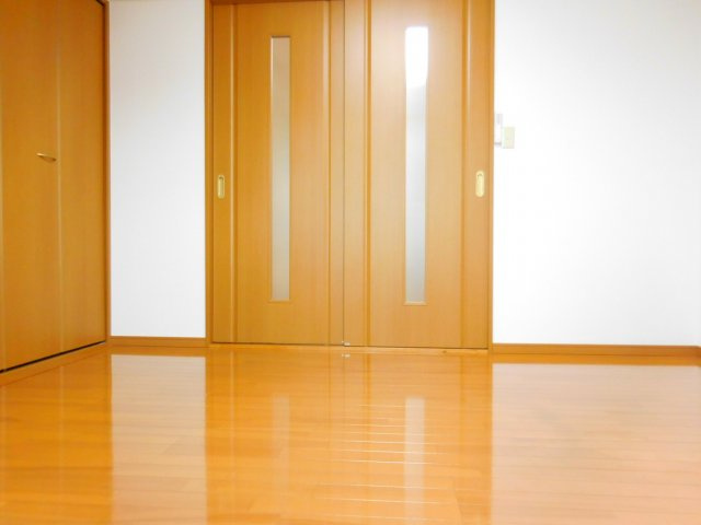 アンフィニィ松ヶ丘の洋室