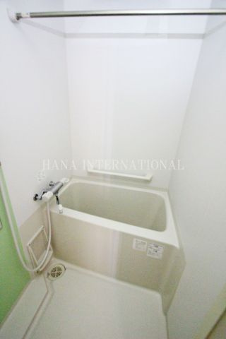 クレイノルナルミエール三郷の浴室