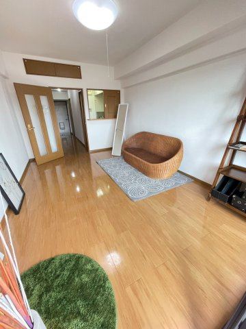 ユウメイトビルの洋室