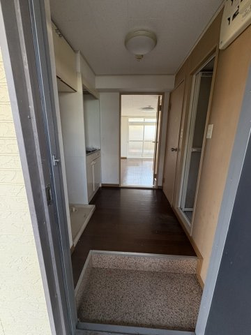 レジデンスけやきの玄関