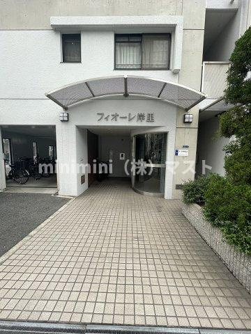 フィオーレ岸里のエントランス
