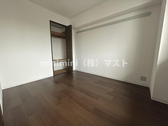 フィオーレ岸里の洋室