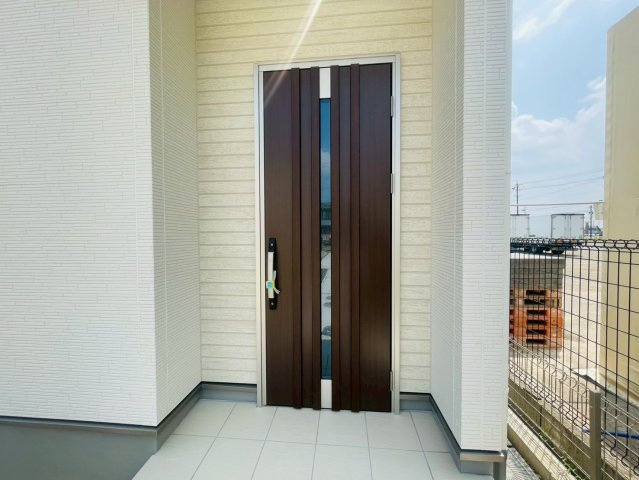 グラファーレ　江南市村久野町平河　全2区画分譲の玄関|破られにくい2ロックでピッキング対策に有効。シリンダー自体が不正開錠しにくい構造になっています。