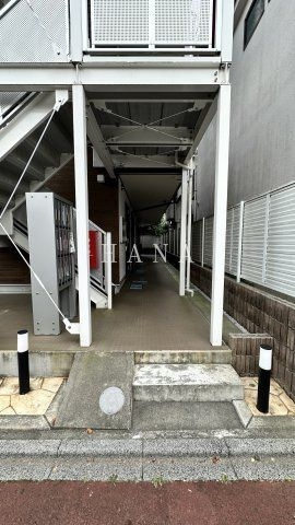 リブリ・学園東町 のエントランス