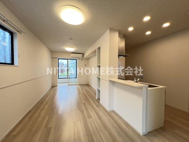 デスパシオ氷上Ⅰの居間・リビング|照明器具設置しています(*^-^*)