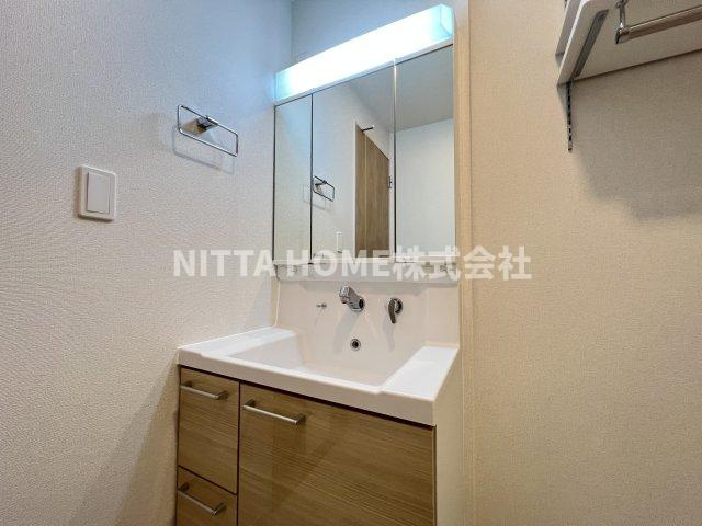 デスパシオ氷上Ⅰの洗面所|独立洗髪洗面台がついています◇