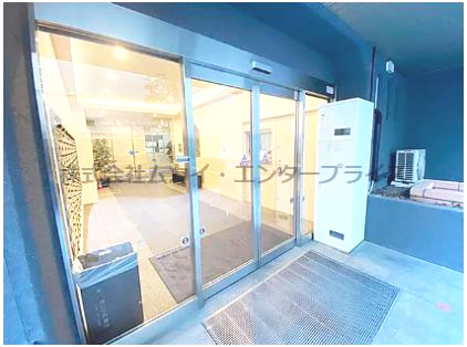 難波スカイハイツのエントランス|ゆとりのあるエントランスです