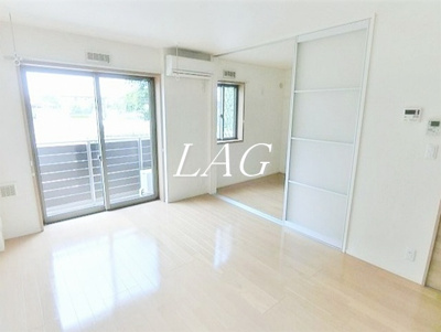 【居間・リビング】 | アン・ジュール | 洋室のお部屋です。