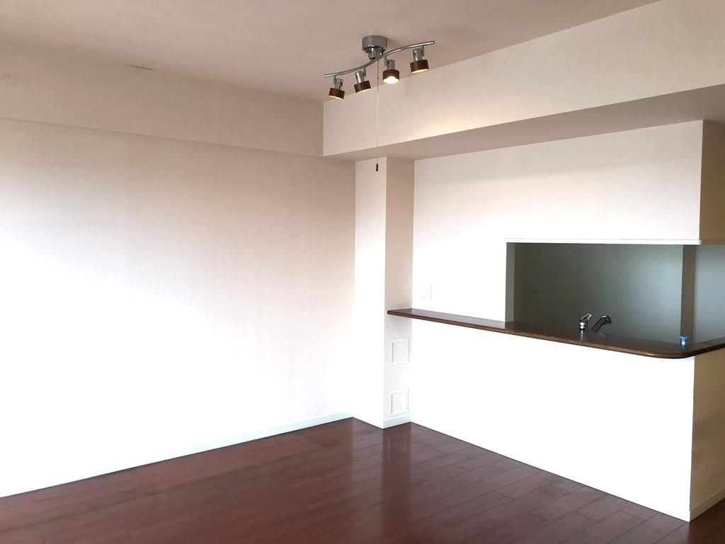 三鷹市下連雀９丁目の中古マンションの居間・リビング