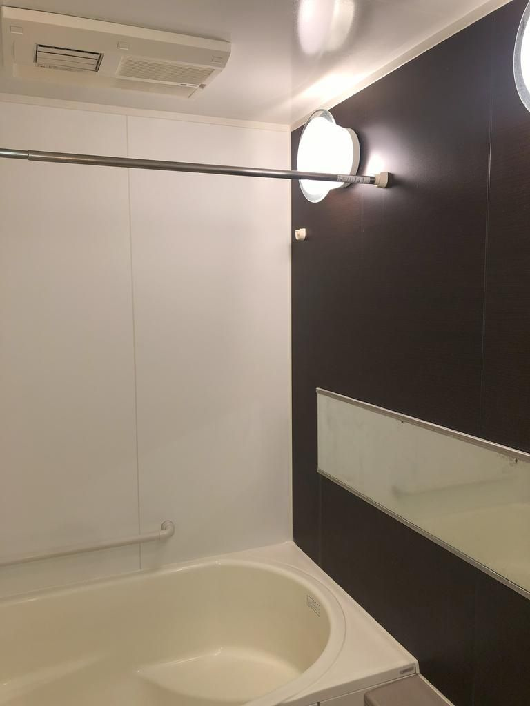 三鷹市下連雀９丁目の中古マンションの浴室