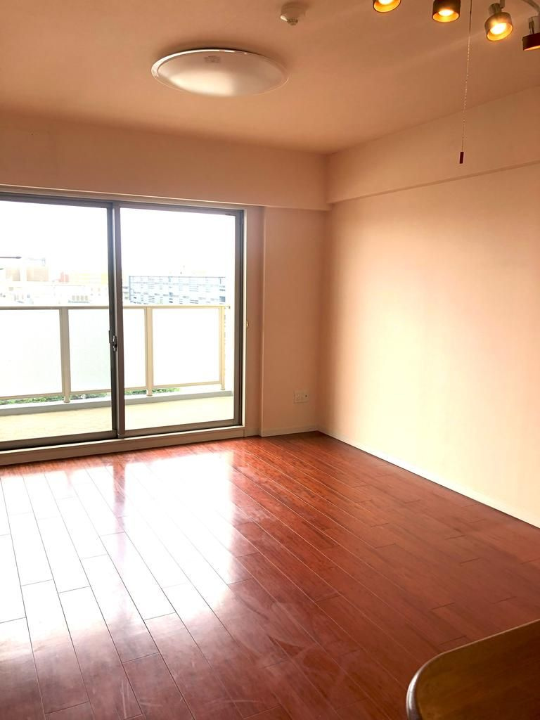 三鷹市下連雀９丁目の中古マンションの居間・リビング