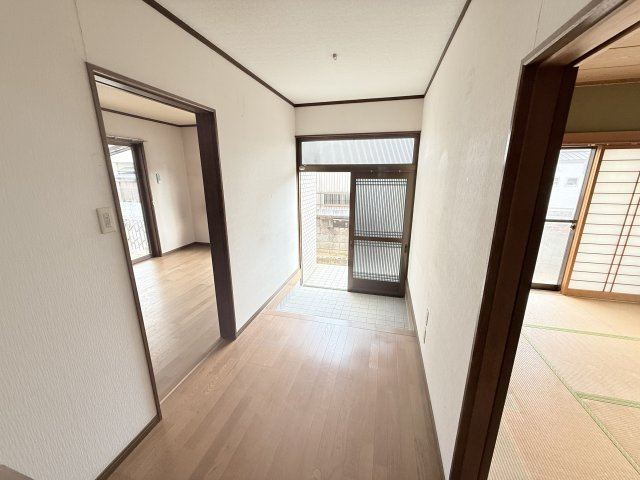 加古川市野口町北野　戸建の玄関