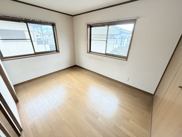 加古川市野口町北野　戸建の洋室
