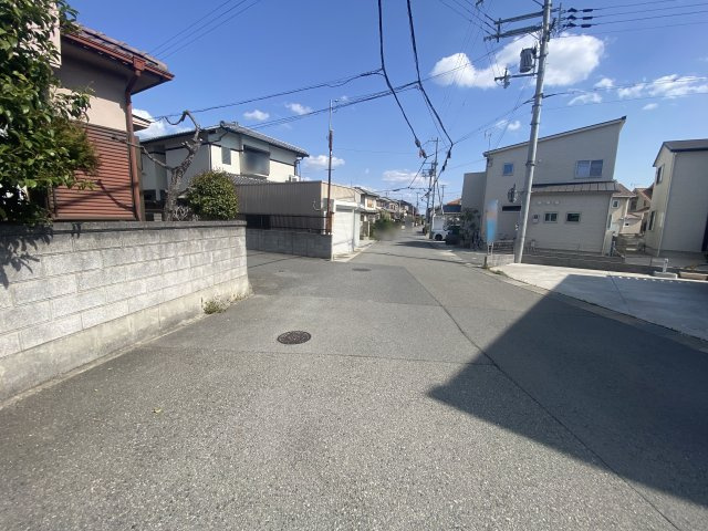 加古川市野口町北野　戸建の前面道路含む現地写真