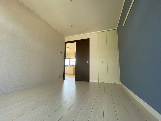 シティハイムシャルマンの洋室