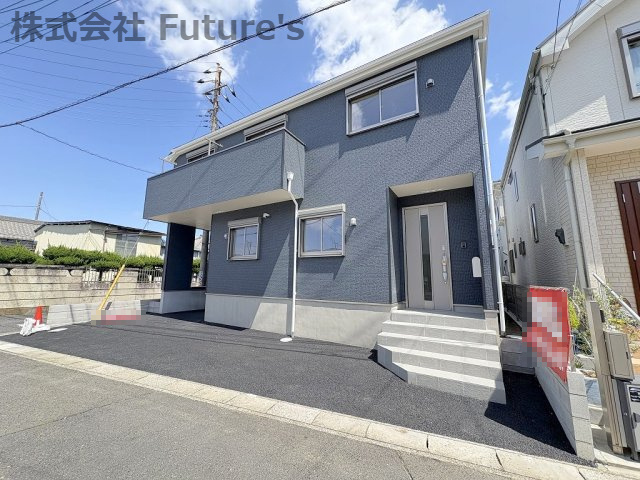 三郷市番匠免1丁目　新築戸建　全1棟の外観|シックな色合いの外観テイストです