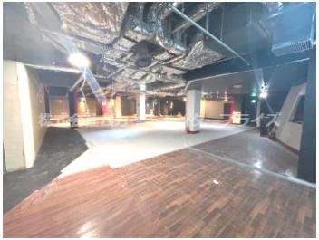 ＴＥＳＬＡ１５８の内装|明るい色調の室内です