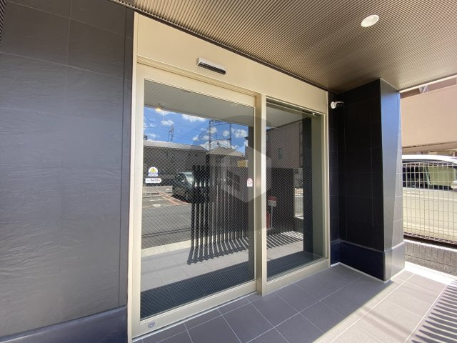 Chana's Village Fuse のエントランス