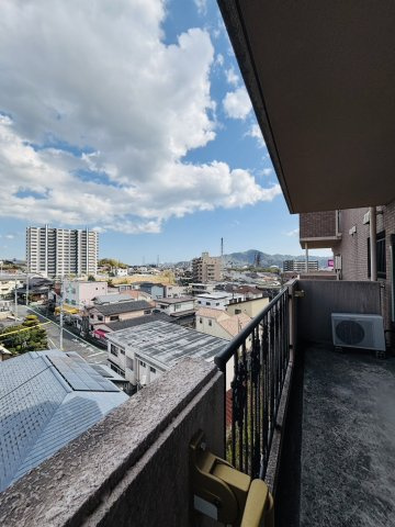 ガーデンヒルズ東山のバルコニー