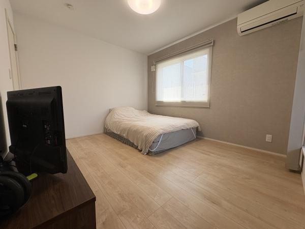 豊町1丁目　中古戸建の洋室|広いWICのある主寝室