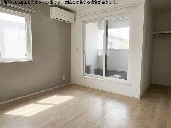 豊町1丁目　中古戸建の洋室|ホワイトの壁に優しい色合いのフローリングで明るい印象のお部屋。