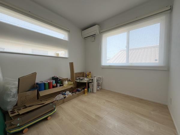 豊町1丁目　中古戸建の洋室|趣味や仕事に使える快適な一室♪