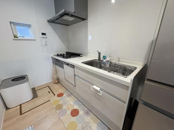 豊町1丁目　中古戸建のキッチン|調理器具をスッキリ収納できます♪