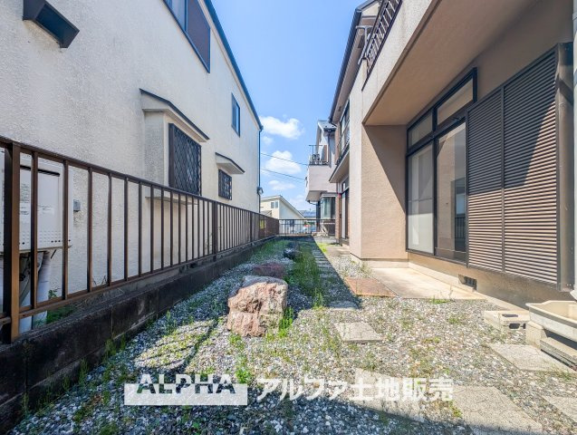 日野市西平山5丁目　中古戸建の駐車場