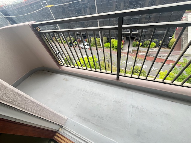 鴨谷台第一次住宅15号棟のバルコニー