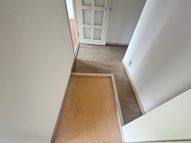 鴨谷台第一次住宅15号棟の玄関