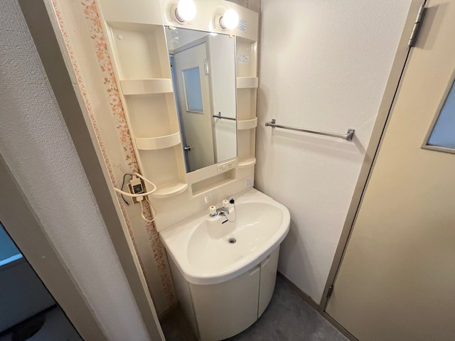 鴨谷台第一次住宅15号棟の洗面所