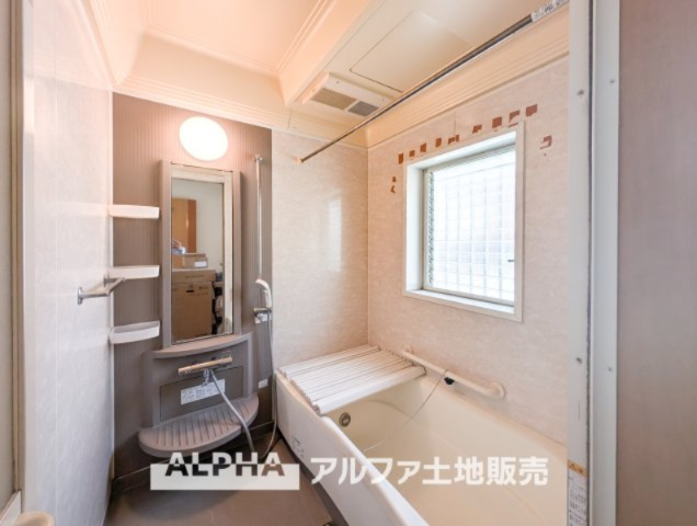日野市三沢中古戸建の浴室|【Bathroom】
◆風呂◆カビが付きにくく軽くこすれば簡単に落ちるお掃除ラクラク仕様です。