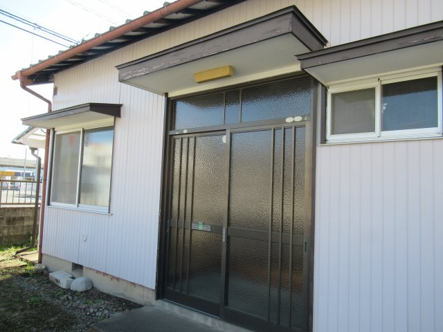 緑町貸住宅の玄関