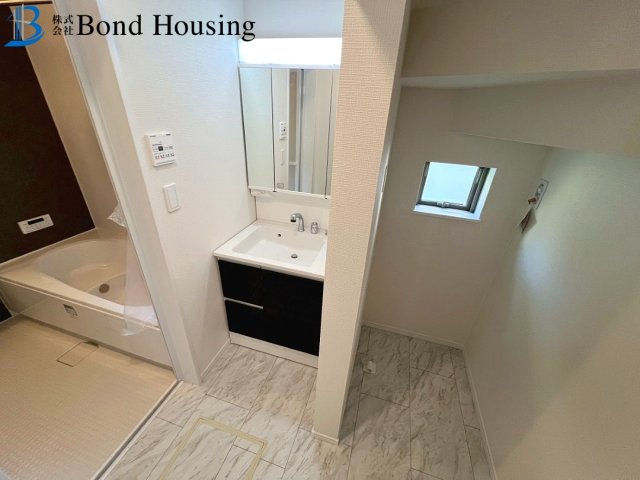 閑静な住宅街・小中学校徒歩10分以内　大久保町高丘2丁目　2号棟のその他