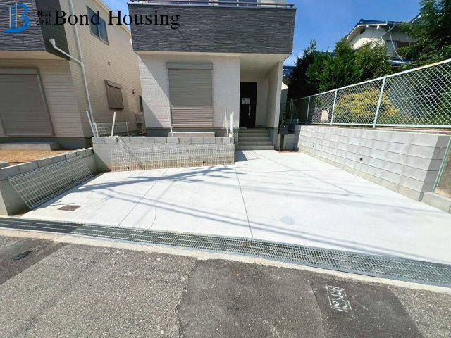 閑静な住宅街・小中学校徒歩10分以内　大久保町高丘2丁目　2号棟のその他