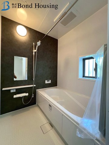 閑静な住宅街・小中学校徒歩10分以内　大久保町高丘2丁目　2号棟の浴室