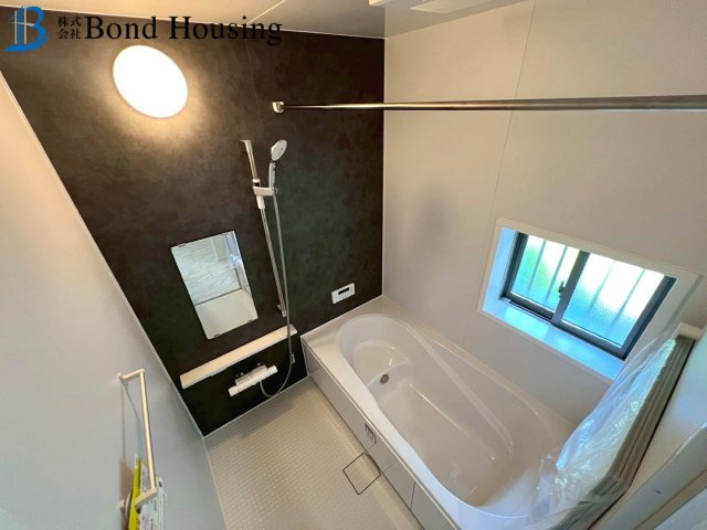 閑静な住宅街・小中学校徒歩10分以内　大久保町高丘2丁目　2号棟の浴室