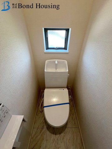 閑静な住宅街・小中学校徒歩10分以内　大久保町高丘2丁目　2号棟のトイレ