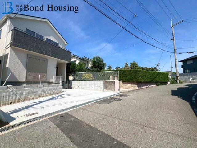 閑静な住宅街・小中学校徒歩10分以内　大久保町高丘2丁目　2号棟の周辺