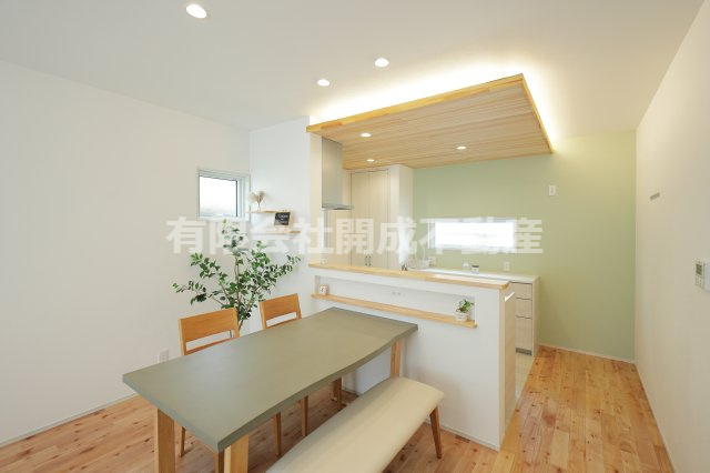 北畝モデル住宅のダイニング|明るくナチュラルなダイニング空間