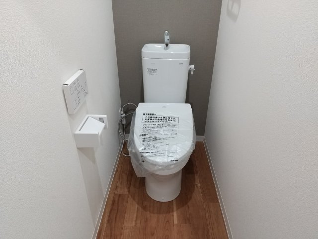 プランドール柏のトイレ|上部棚