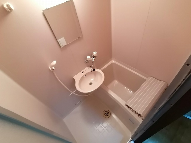 神戸市兵庫区荒田町３丁目のアパートの浴室|浴室