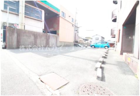 コンフォール長吉の駐車場|駐車スペースもあります