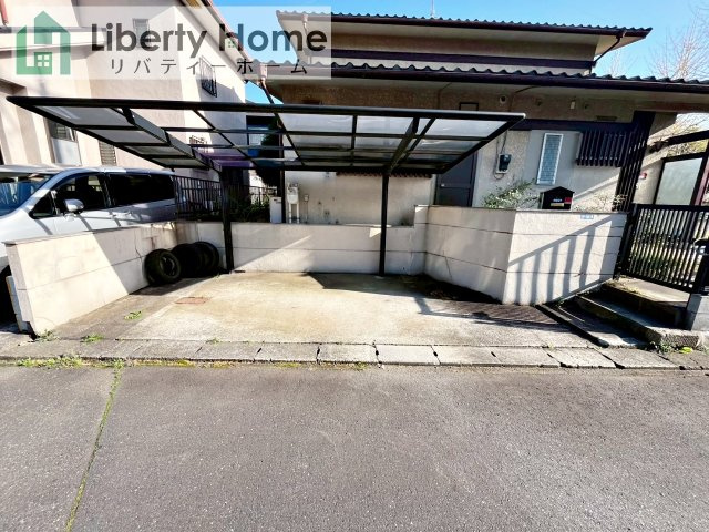 阿見町中央7丁目　中古戸建の駐車場