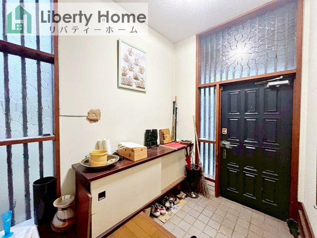 阿見町中央7丁目　中古戸建の玄関