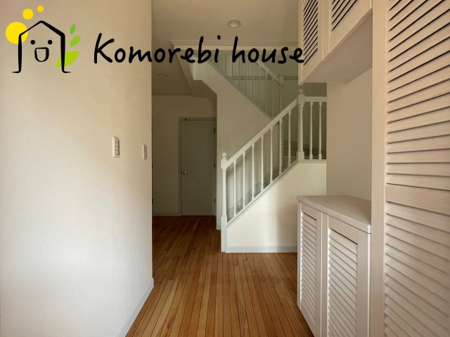 北区櫛引町　中古一戸建ての玄関|収納もある玄関です