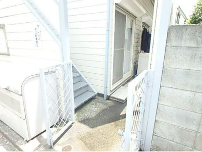 【エントランス】 | エレガンス上高田B | 出入り口☆